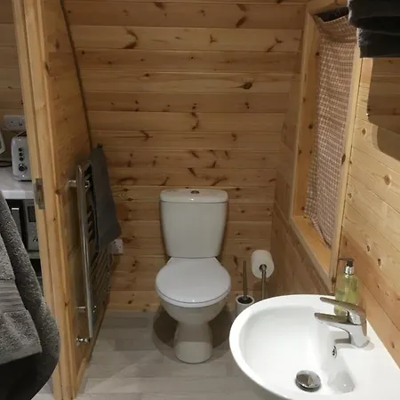 Orchard Luxe Glamping Pod Hotel Dungannon Exterior photo