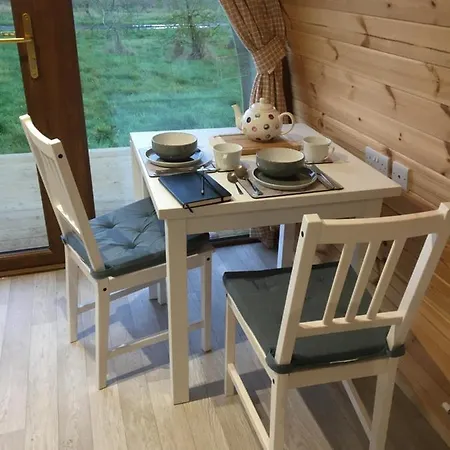 Orchard Luxe Glamping Pod Hotel Dungannon Exterior photo
